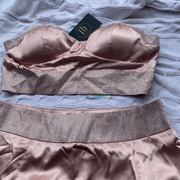 Touch Dolls Glam Satin Skirt Set - Picture 10 of 12